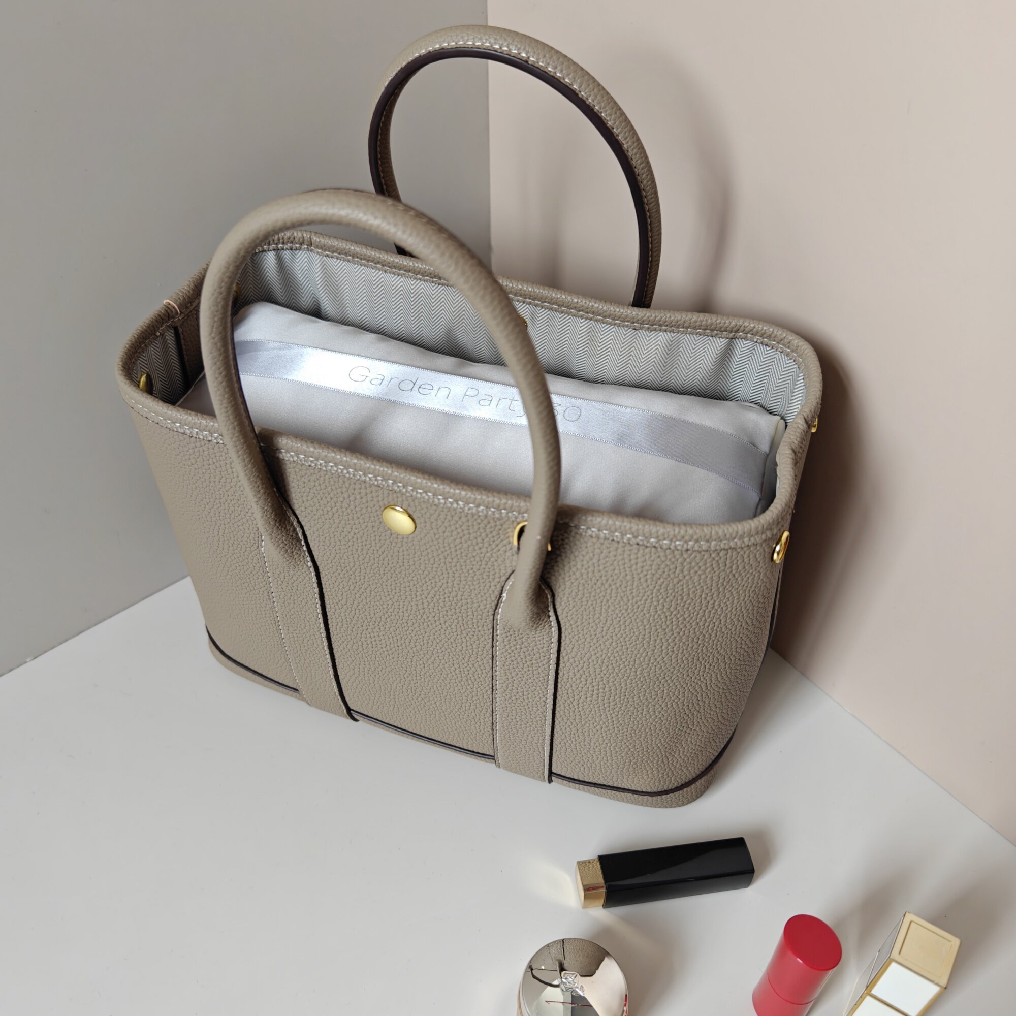 Geschikt voor H Garden Party 3 - Woman In Bag recensie en prijs