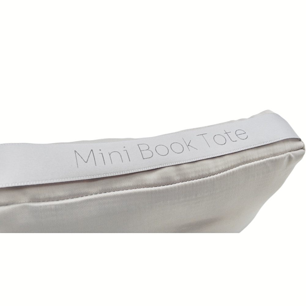 Geschikt voor CD Booktote, han - Woman In Bag recensie en prijs